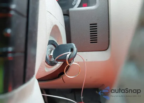 2009 Ford Escape Xlt z USA, uszkodzony, nr VIN 1FMCU93G39KB28146